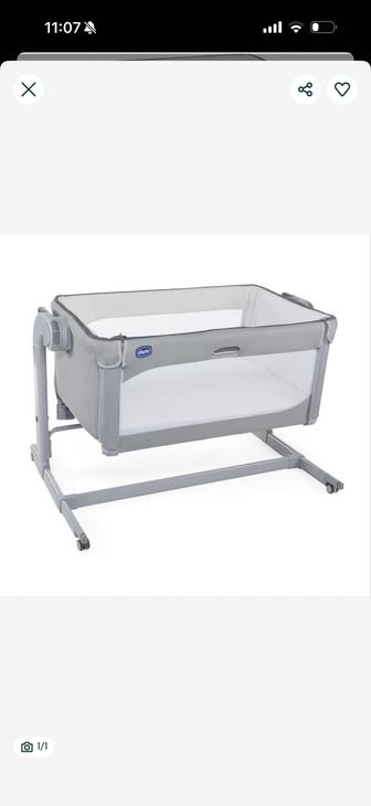 Продам манеж chicco