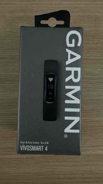 Продам фитнес браслет Garmin Vivosmart 4, size S-M черного цвета.