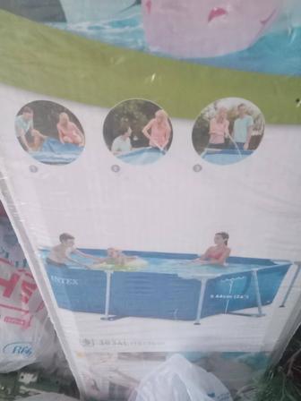 Бассейн каркасный в хорошем состоянии.