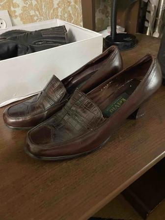 Продам женские туфли