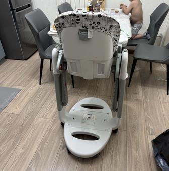 Стульчик для кормления Peg Perego Tatamia Follow Me