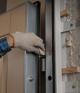 Установка выходных дверей