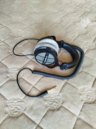 Наушники Beyerdynamic DT990 PRO 250