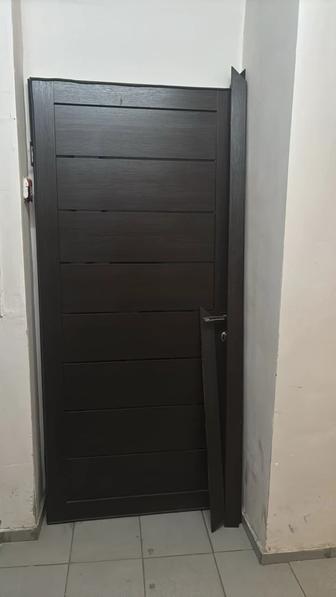Продам дверь