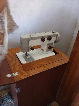 Швейная машинка
