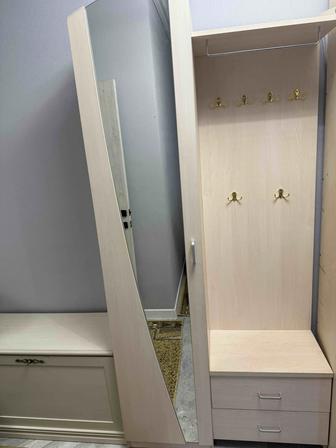 Мебель в прихожую в отличном состоянии