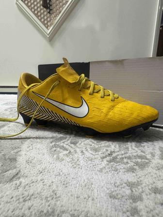 Бутсы Nike Mercurial