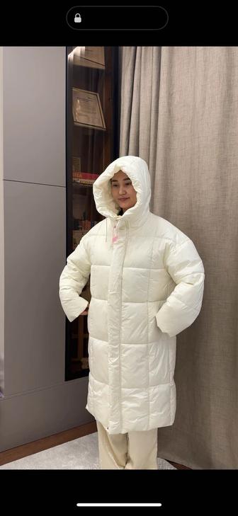 Продам зимнюю куртку белую