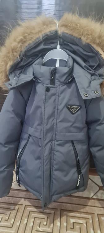 Продам детскую куртку