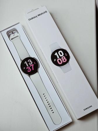 Samsung Galaxy Watch 5 44mm (Серебро, белый)