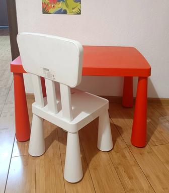 Продается детские стол и стул IKEA