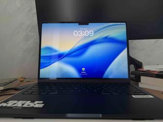 MacBook 2024 M3 на гарантий