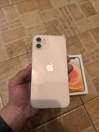 iPhone 12 128GB в хорошем состоянии