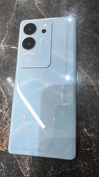Продам смартфон vivo v29