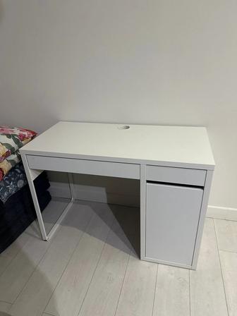 Письменный стол IKEA