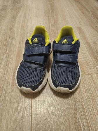 Кроссовки Adidas 28 р.