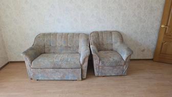 Отдам даром Диван старый, но качественный