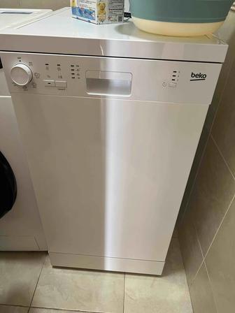 Посудомоющая машина Beko DFS05012W