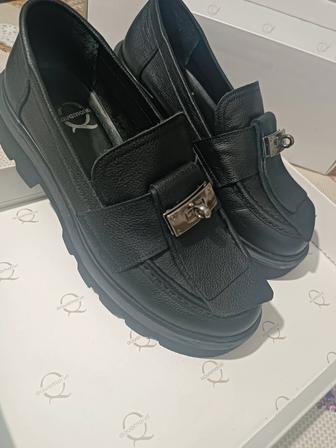 Обувь женская лоферы