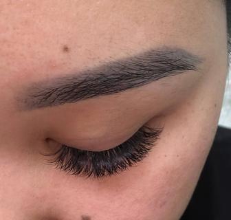 Наращивание ресницы