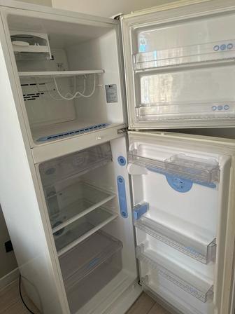 Продам холодильник LG