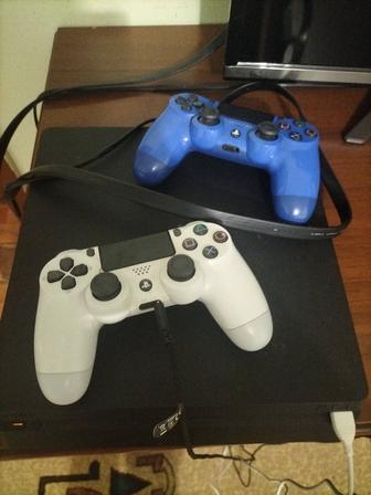 Продам приставку Sony PlayStation б у