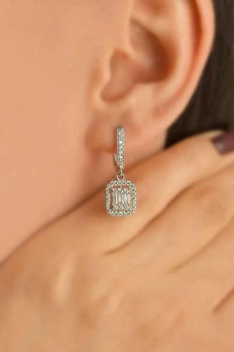 Сережки из белого золота с бриллиантами