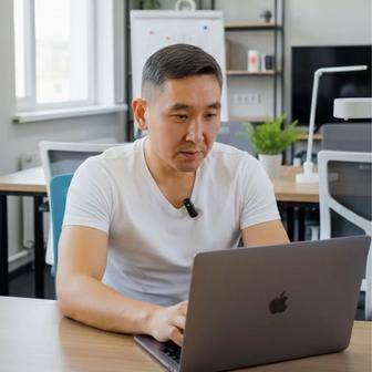 Реклама Реклама Маркетолог Маркетолог