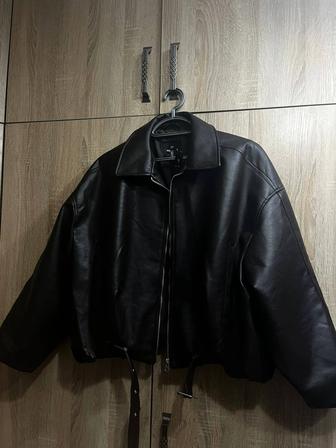 Продам кожаную куртку фирма PullBear . Размер 44-46 покупали