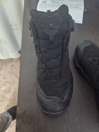 Продам зимнюю мужскую обувь,в отличном состоянии 40 р. Практически не носил