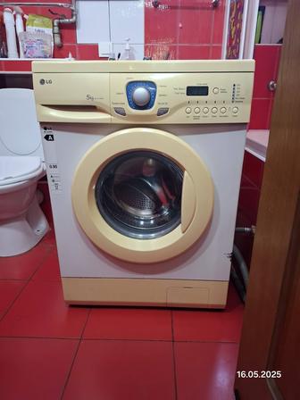 Продам стиральную машину