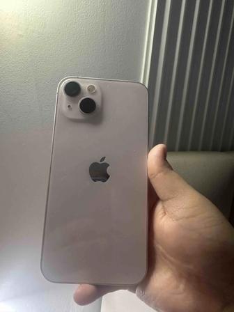 iPhone 13 в нежно розовый цвете