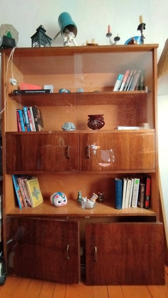 Письменный стол, книжный шкаф