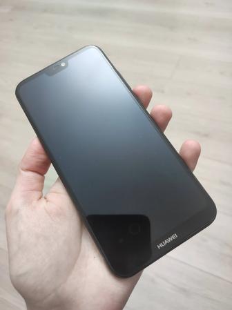 Телефон Huawei P20 lite