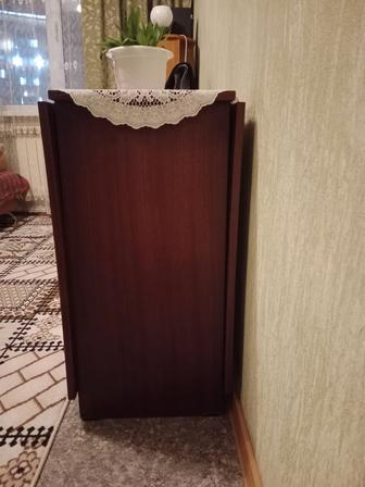 Продам стол-книжку