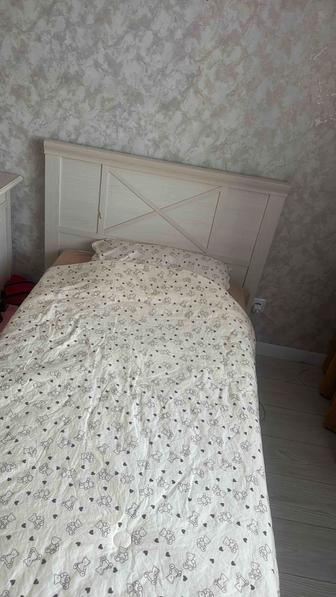 Продам кровать 90 /200с матрасом