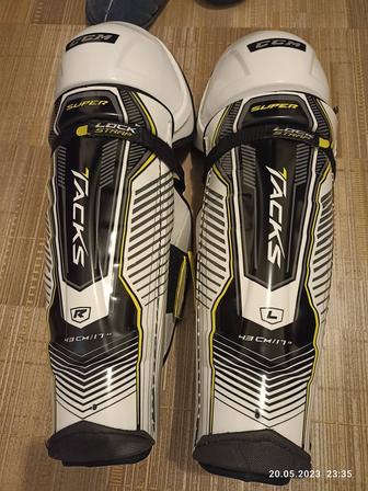 Продам Щитки CCM Super Tacks SR белый 17