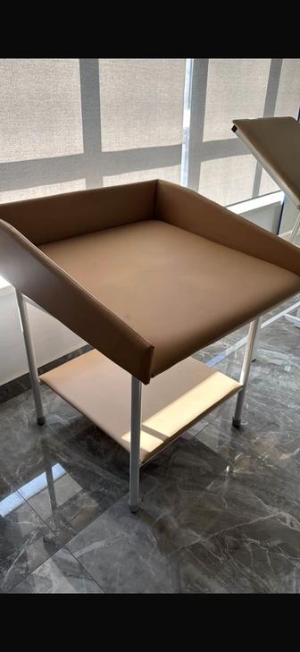 Пеленальный стол