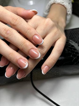 Маникюр және педикюр