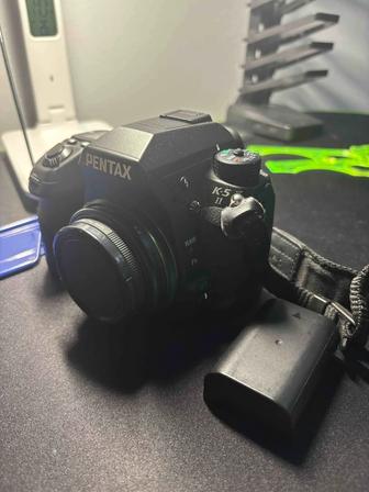 Продам зеркальный фотоаппарат Pentax k5 ii 40lim