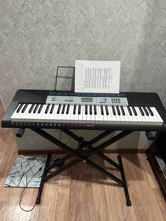 Продаю синтезатор Casio CTK-1550