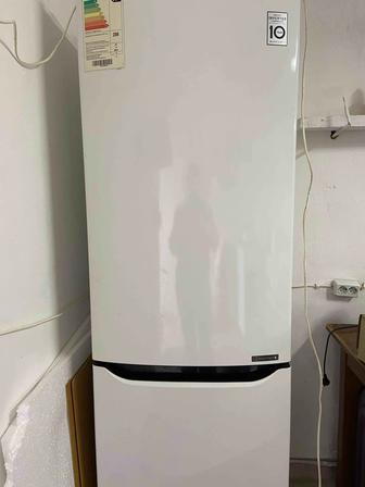 Продам холодильник б/у