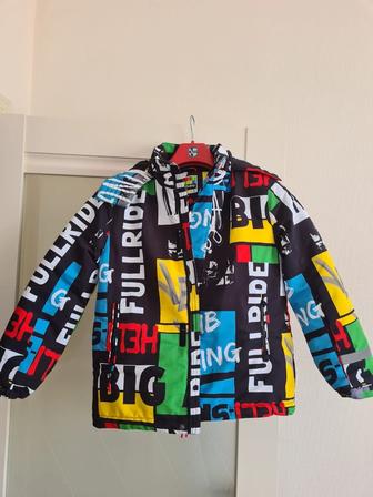 Продам куртку зимнюю на мальчика