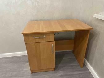 Письменный стол