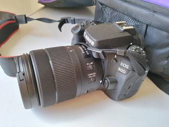 Продам фотоаппарат Canon D90