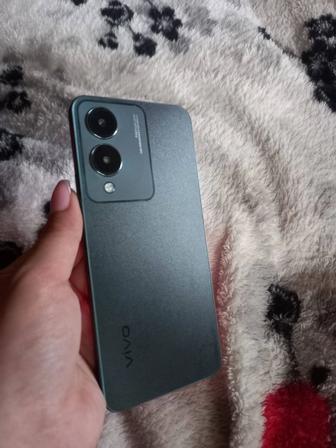 Продам смартфон vivo y 17s