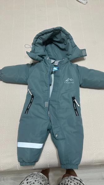 Продам детский зимний комбинезон