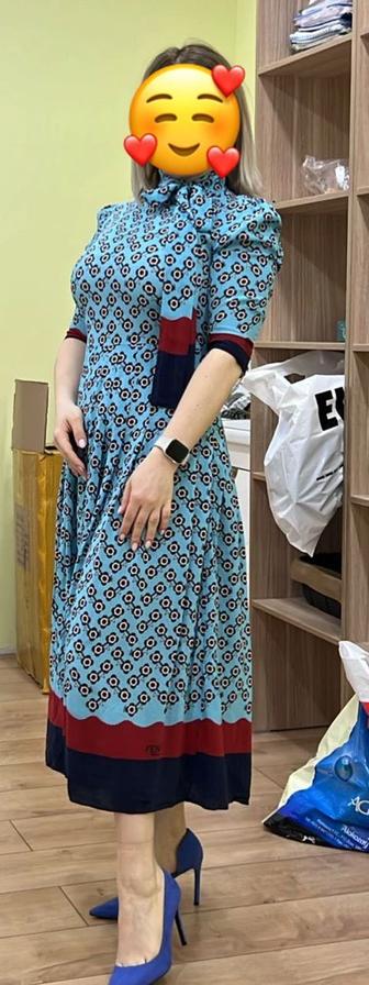 Продам платье Fendi