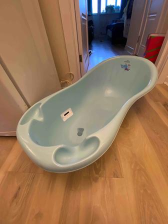 Отдам за шоколадку детскую ванну