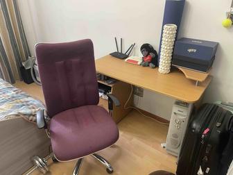 Продается письменный стол и компьютерный стул